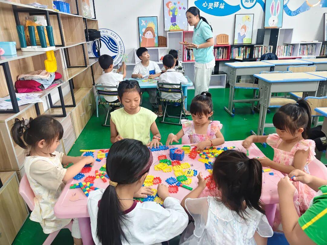 砚山海翔电子吸纳120人就业 宝妈老人实现挣钱顾家两不误